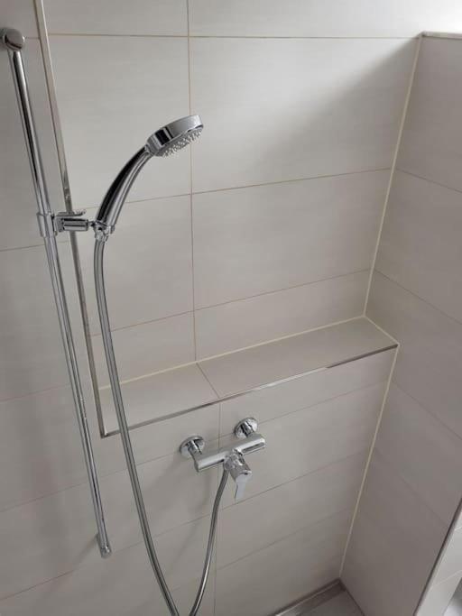 Schoene Einliegerwohnung 200M Vom Wasser Entfernt Stein Am Rhein Bagian luar foto